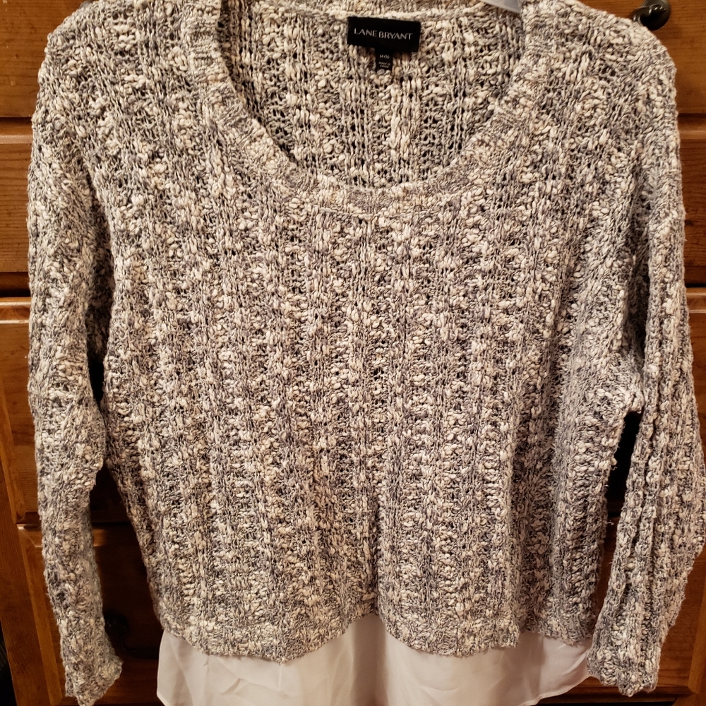 LANE BRYANT Sz 14/16 Grey & White loose weave Sweater with Shirt tail hem EUC!!